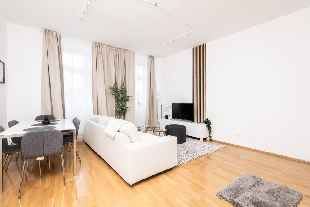 Orestaliving - Danube Canal View Viena Exterior foto